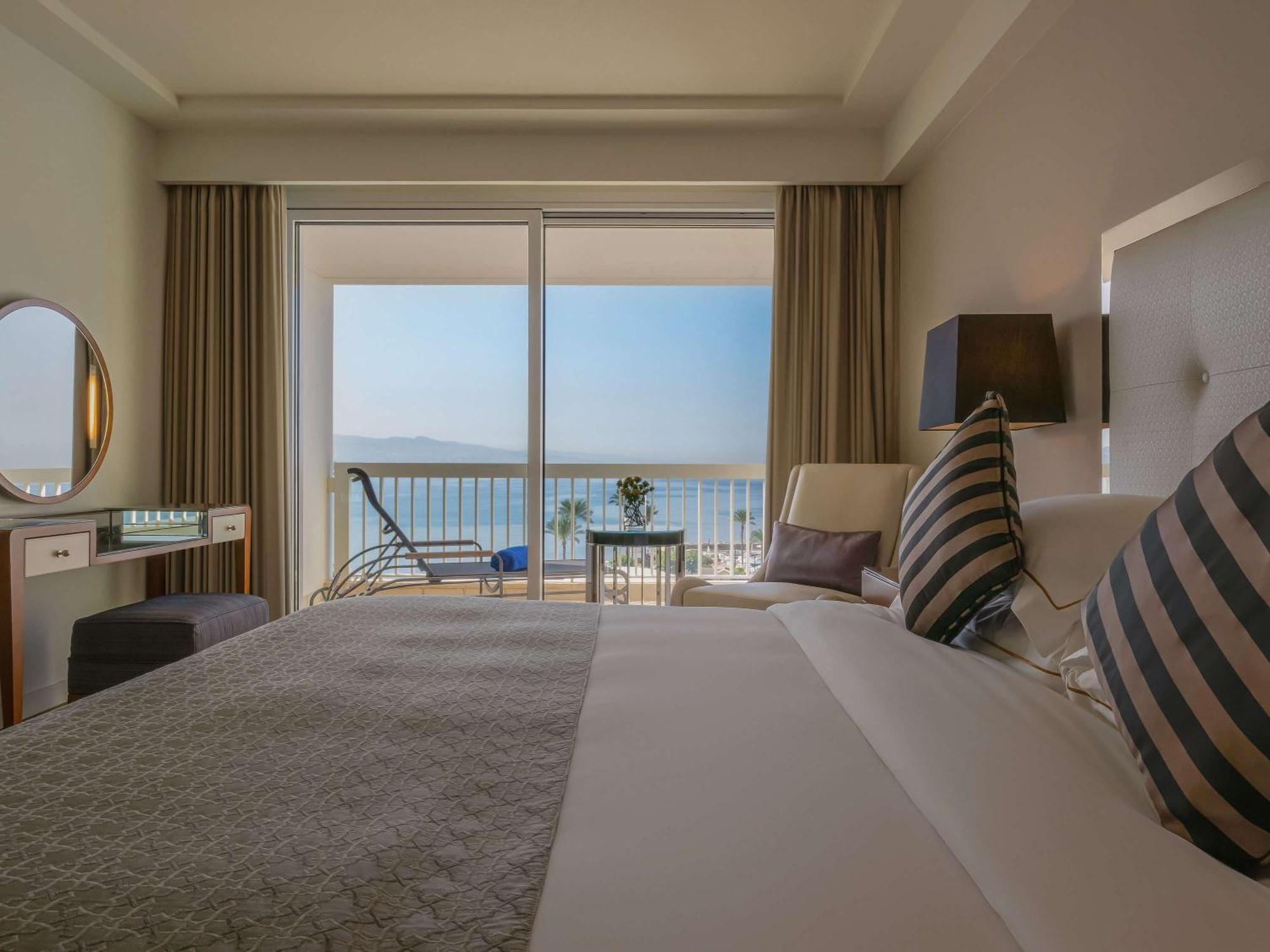 Moevenpick Hotel Beirut Eksteriør bilde