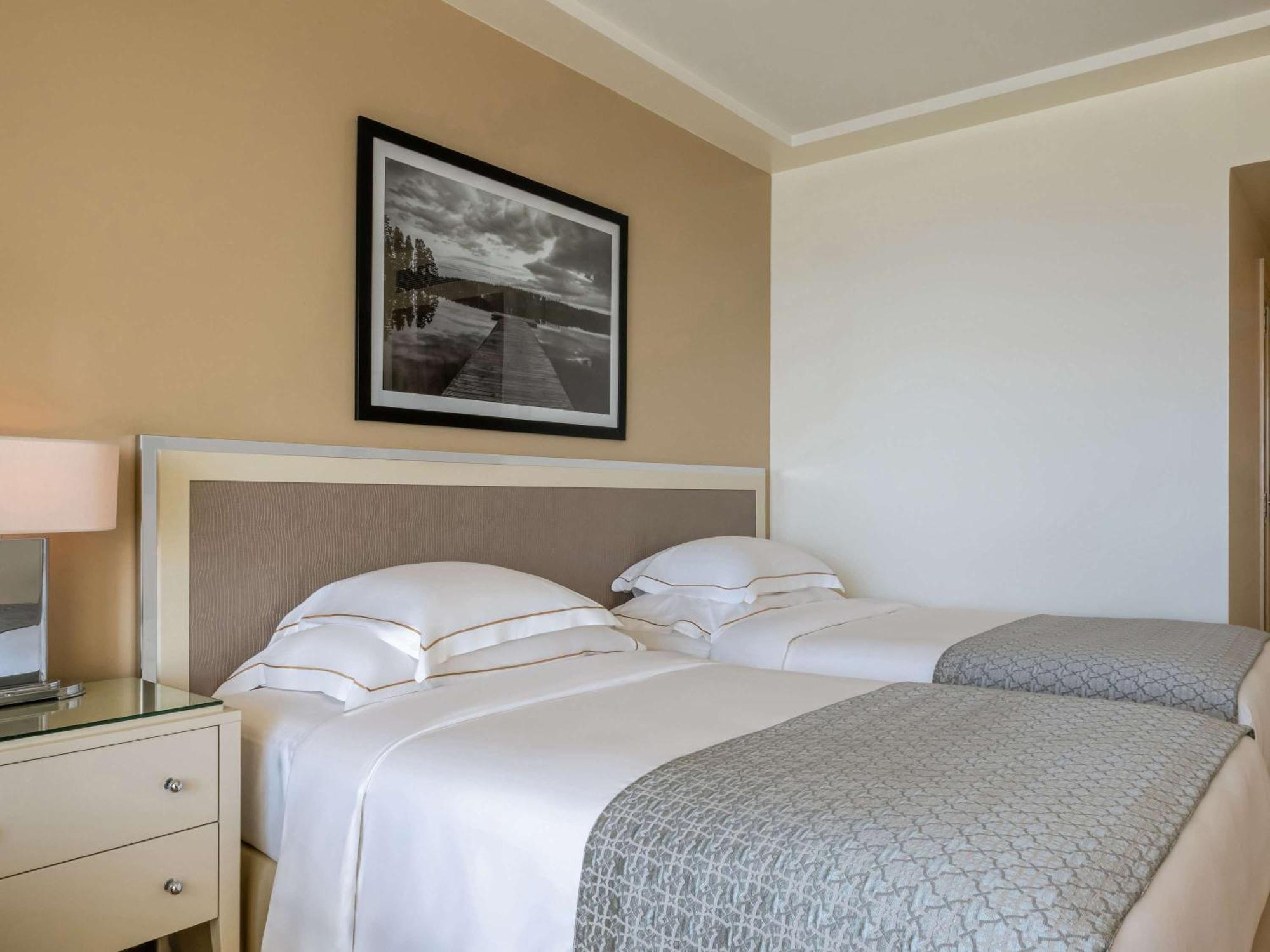 Moevenpick Hotel Beirut Eksteriør bilde