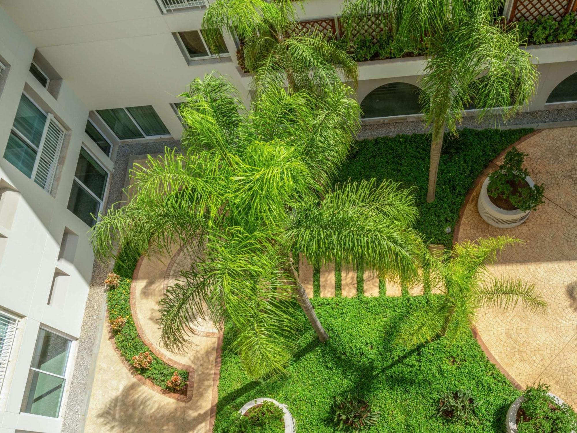Moevenpick Hotel Beirut Eksteriør bilde