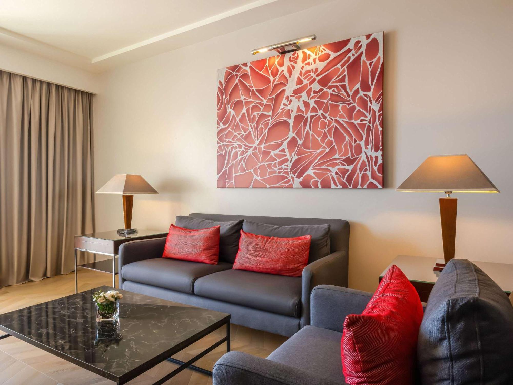 Moevenpick Hotel Beirut Eksteriør bilde