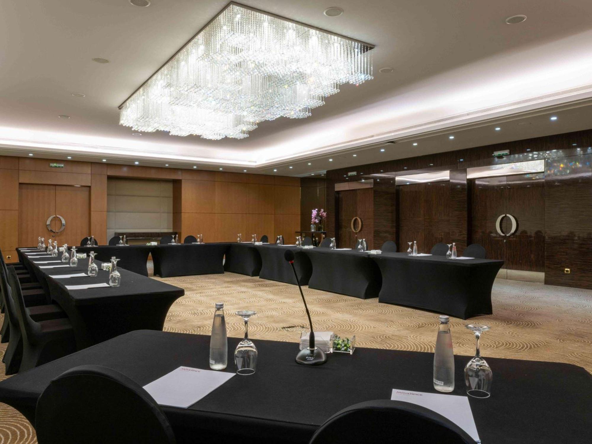 Moevenpick Hotel Beirut Eksteriør bilde