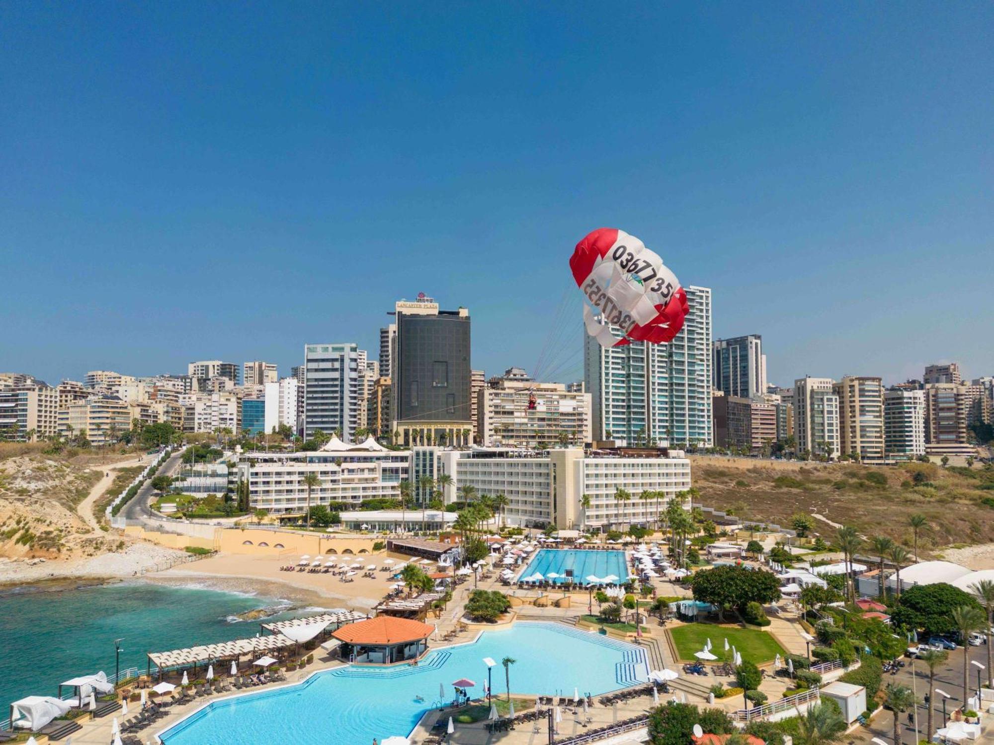 Moevenpick Hotel Beirut Eksteriør bilde