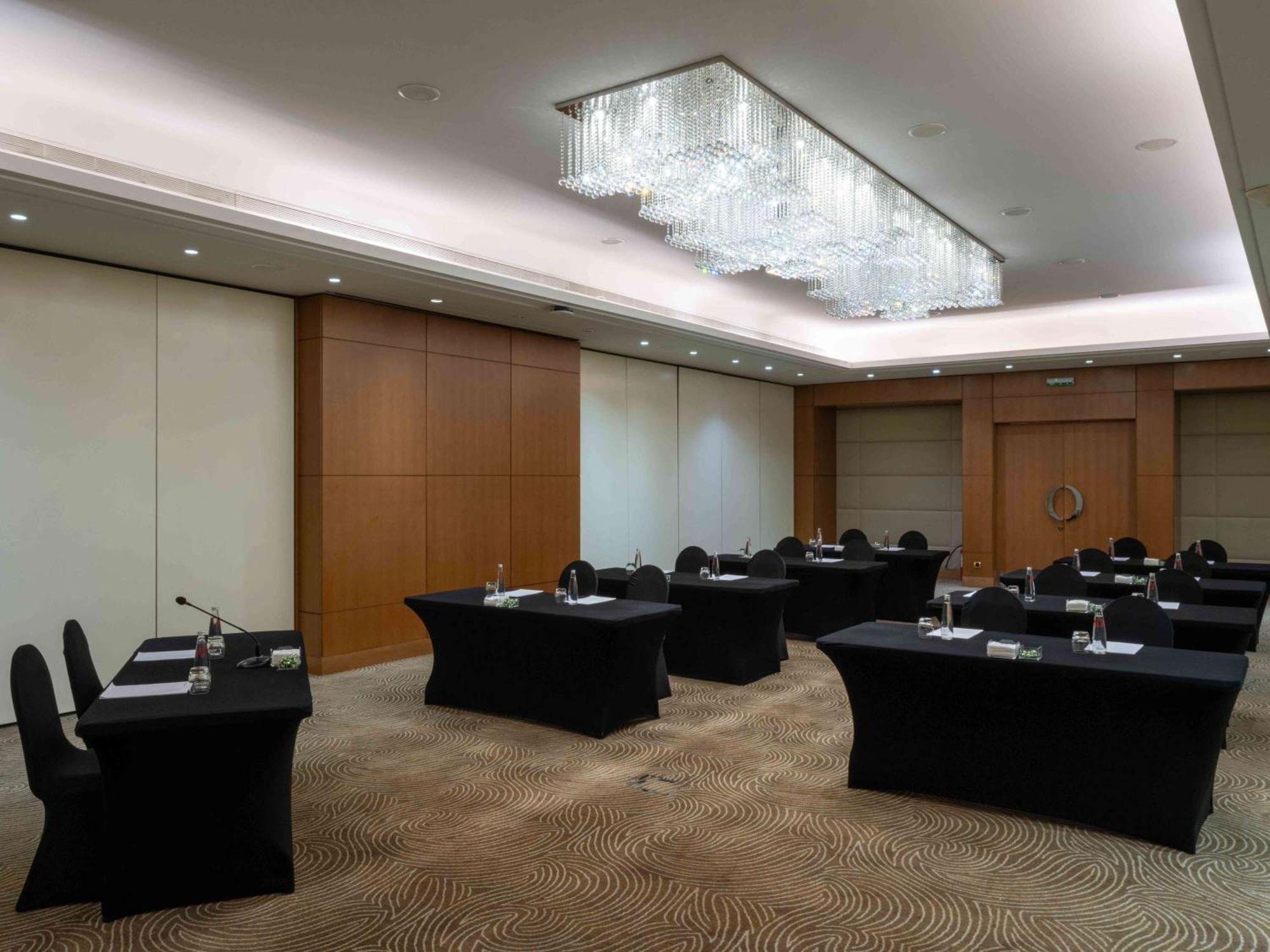 Moevenpick Hotel Beirut Eksteriør bilde