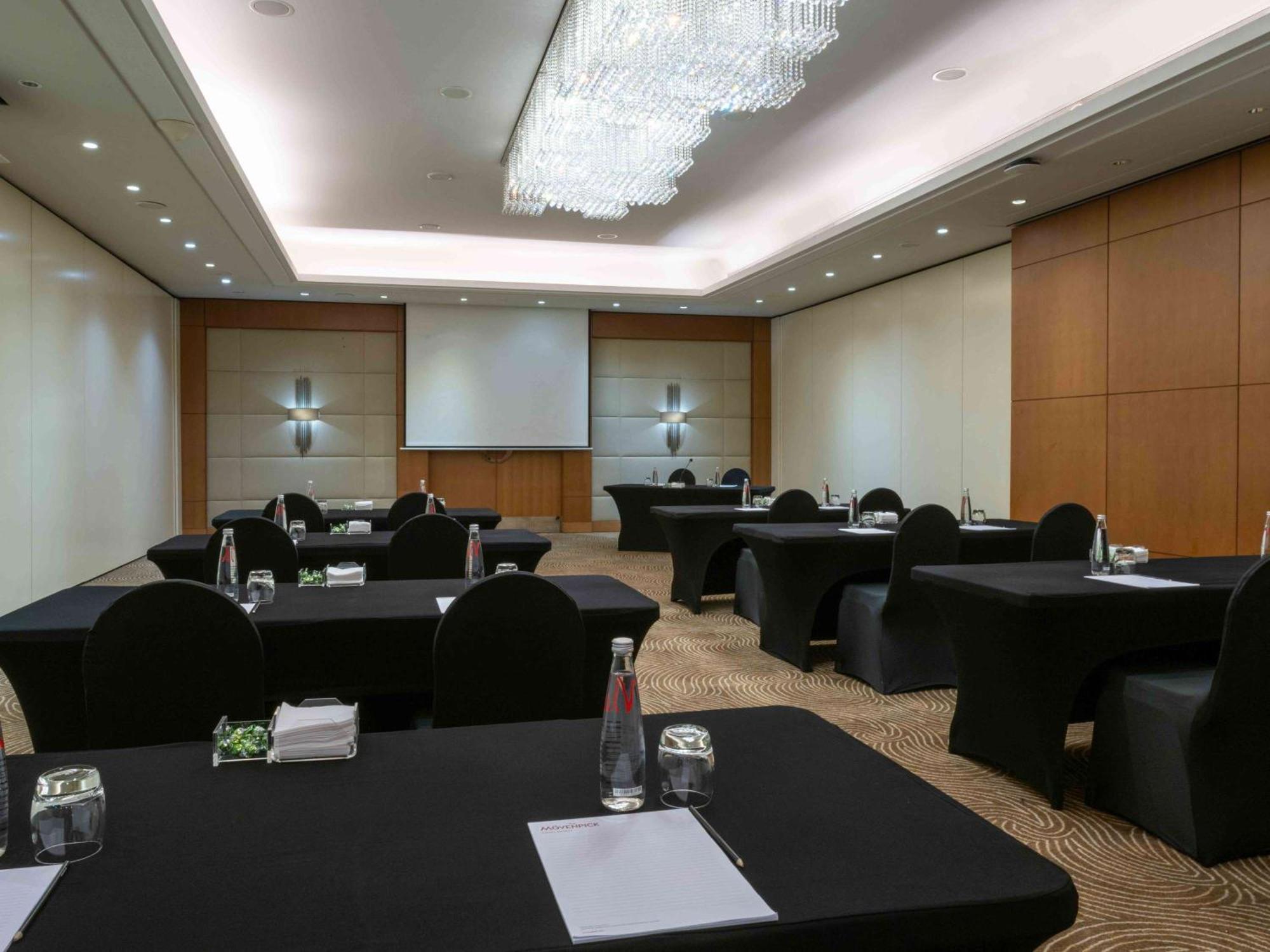 Moevenpick Hotel Beirut Eksteriør bilde
