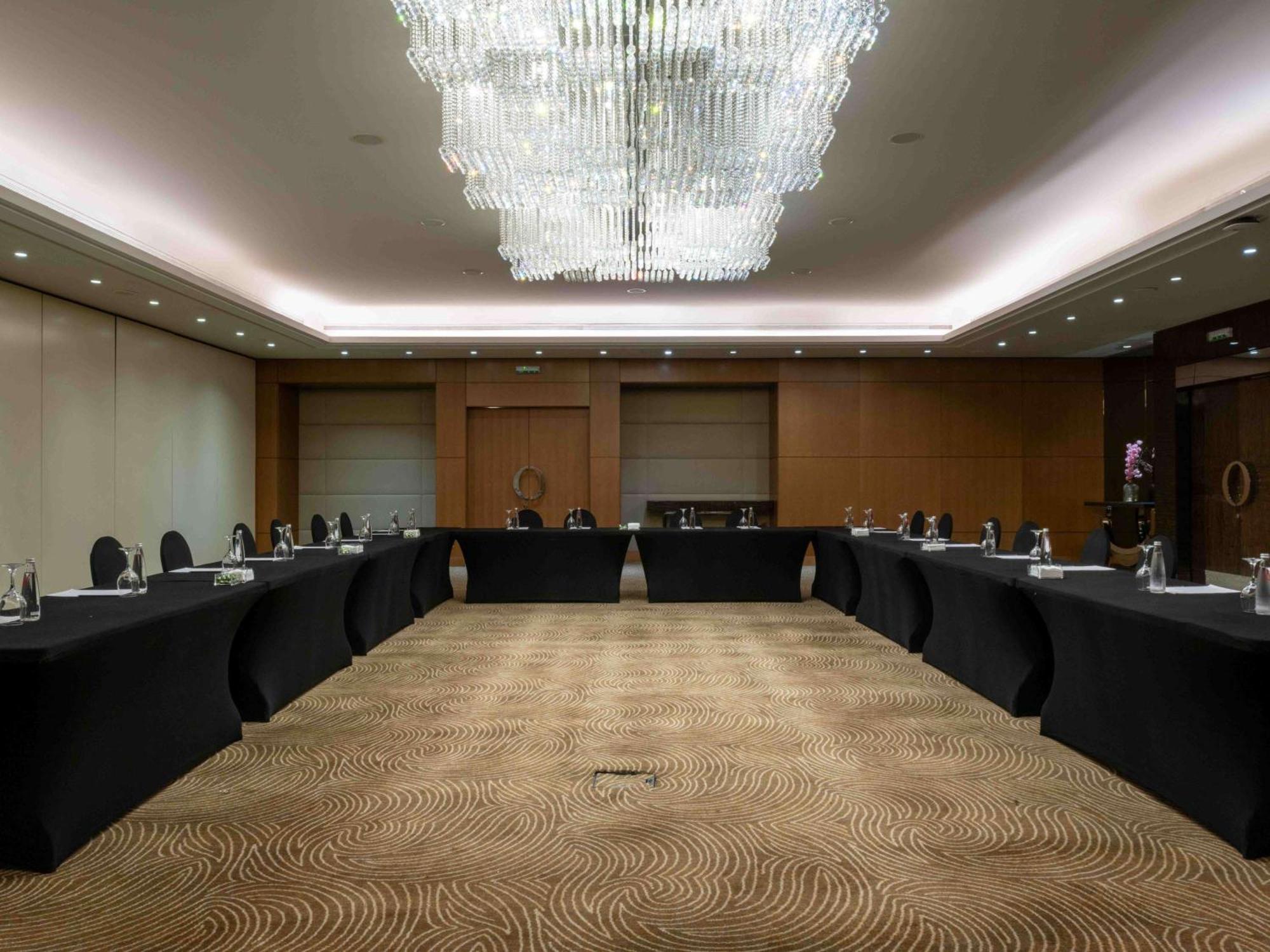 Moevenpick Hotel Beirut Eksteriør bilde
