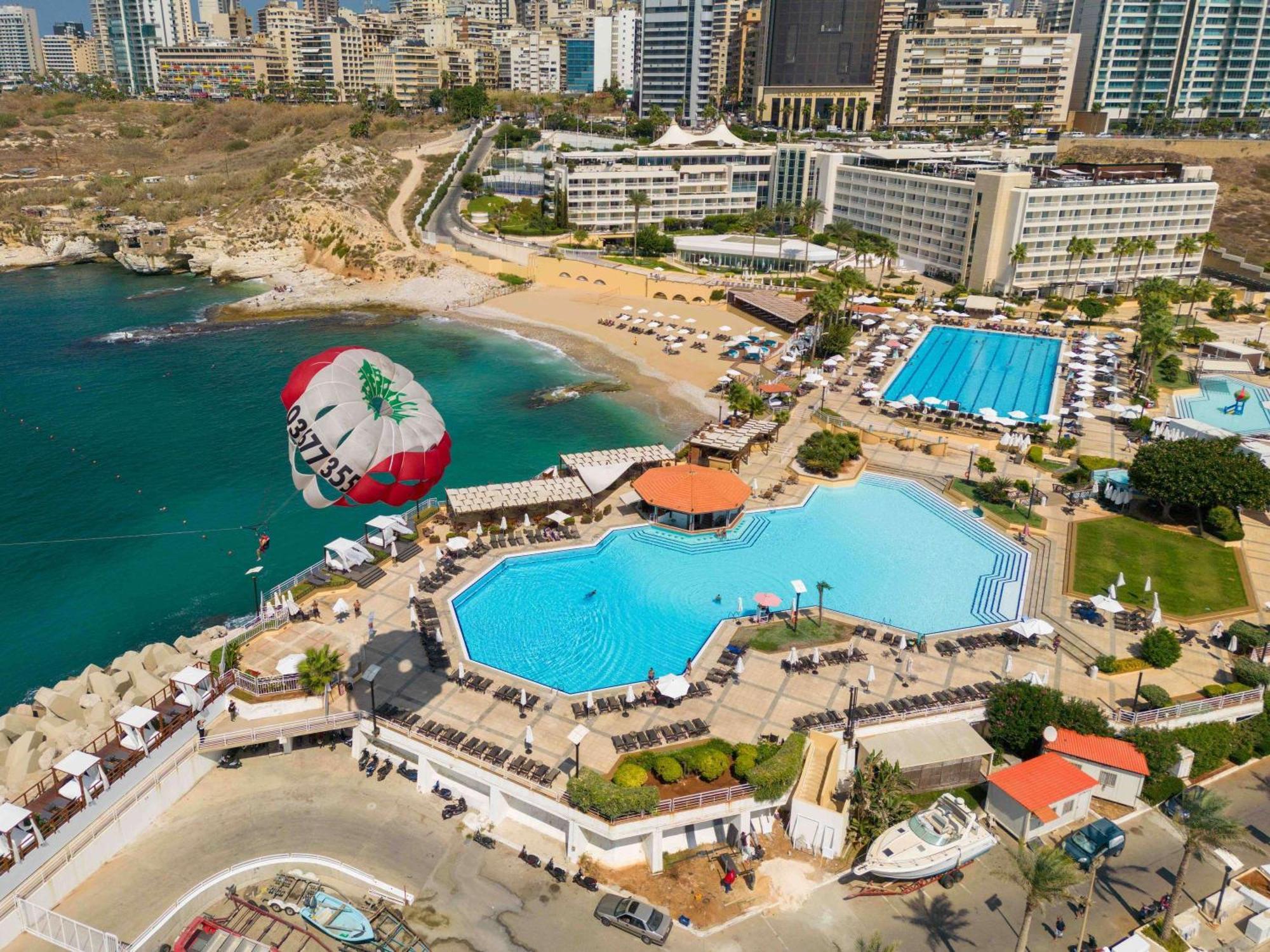 Moevenpick Hotel Beirut Eksteriør bilde