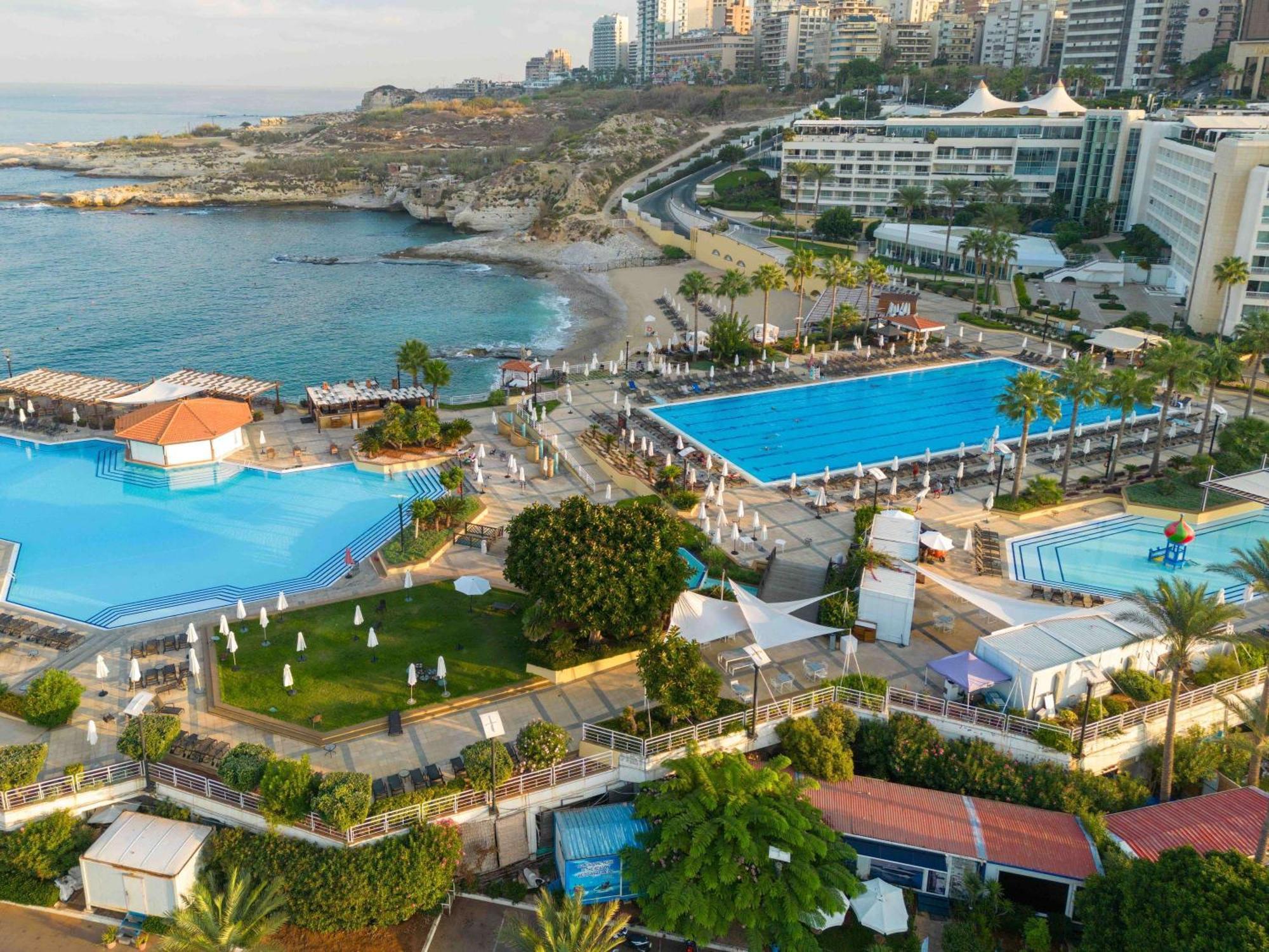Moevenpick Hotel Beirut Eksteriør bilde
